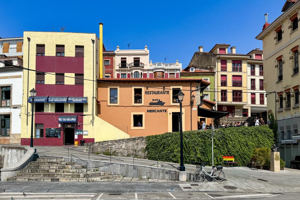 Que ver en Gijón: la Cuesta’l Cholo en el barrio de Cimadevilla