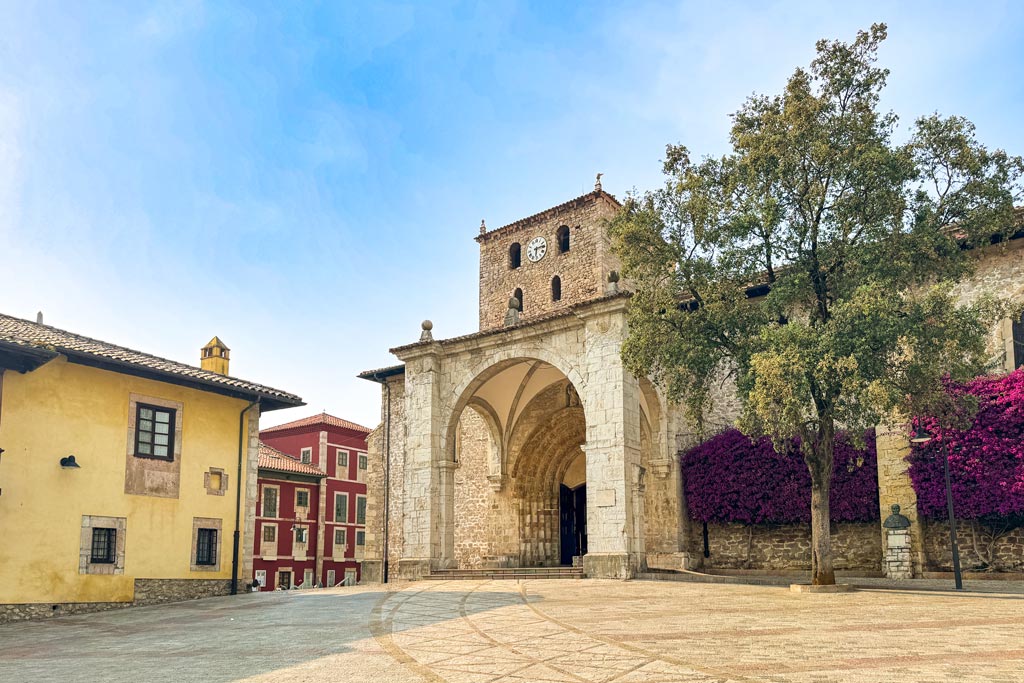 Qué ver en Llanes: Basílica de Santa María del Concejo