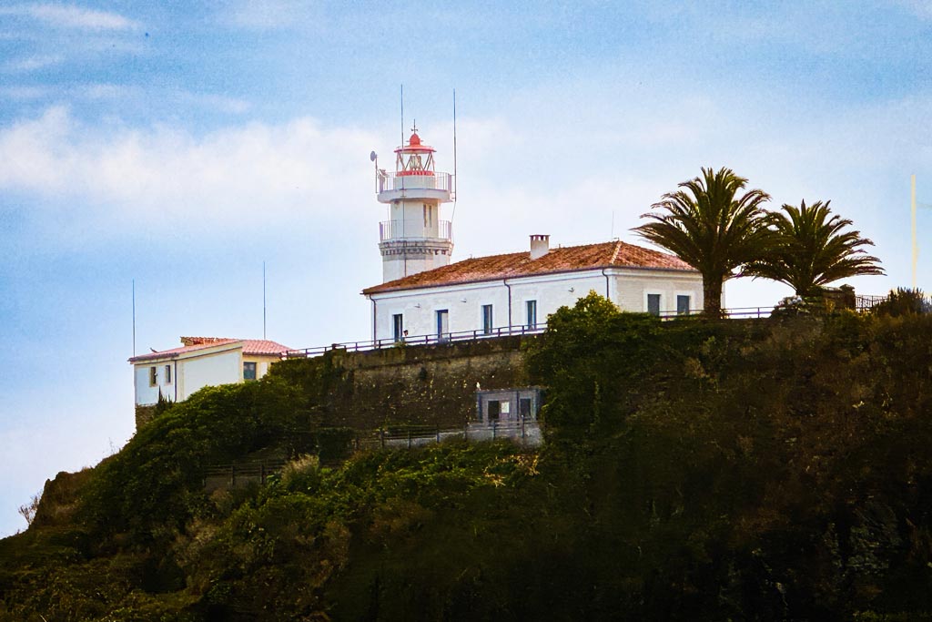 Qué ver en Cudillero: Faro de Cudillero