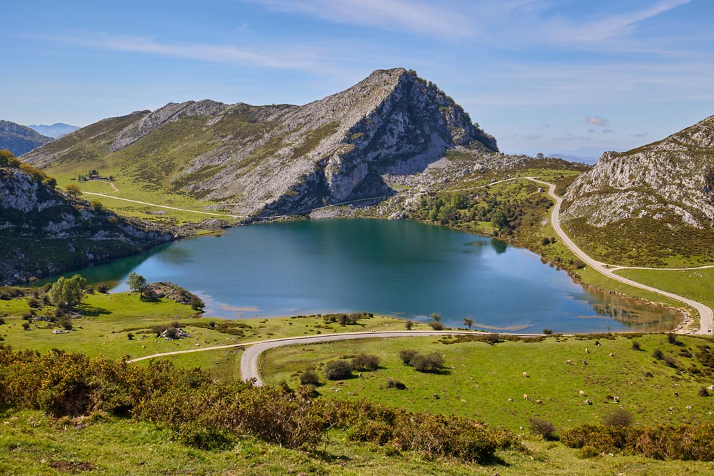Qué ver en Cangas de Onís: Visitar los Lagos de Covadonga