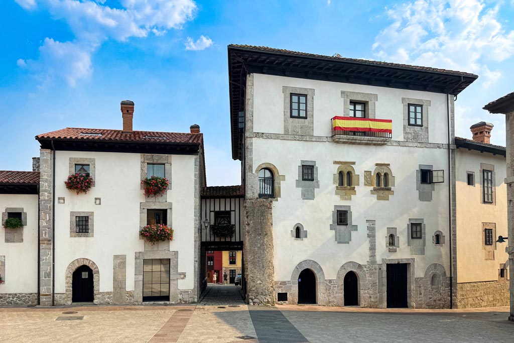 Qué ver en Llanes: Palacio de Gastañaga