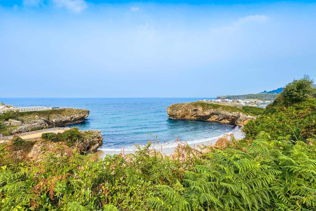 Qué ver en Llanes: Playa del Puerto Chicu