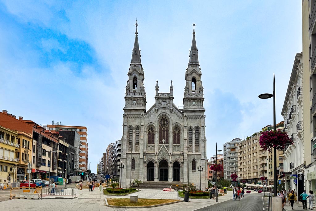 Qué ver en Avilés: Iglesia de Santo Tomás de Canterbury