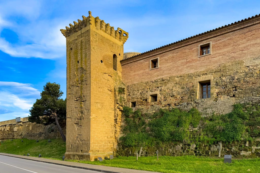 Que ver en Huesca capital: Muralla - Torreón de Huesca