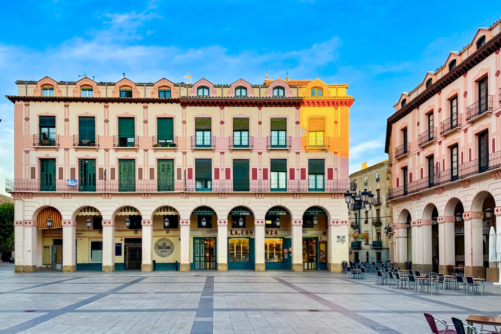 Que ver en Huesca capital: Plaza Luis López Allué Huesca