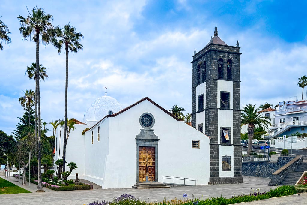 Qué ver en El Sauzal: Plaza e Iglesia de San Pedro Apostol