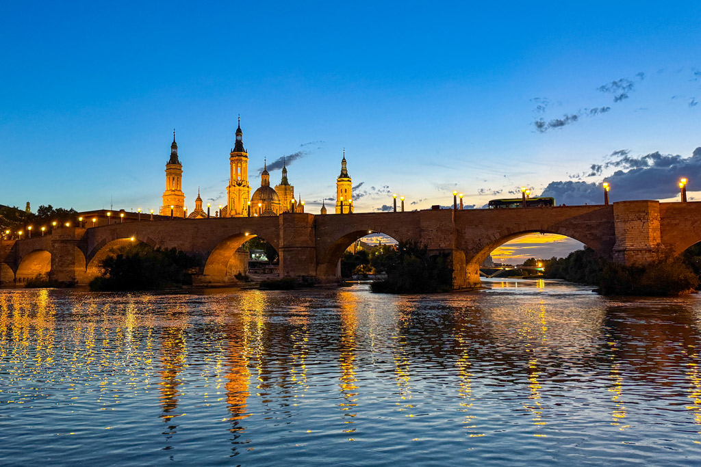 Qué ver en Zaragoza en un día: Puente de Piedra