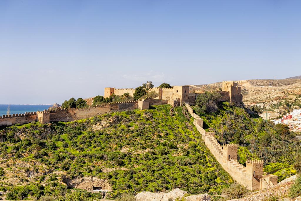 Qué ver en Almería Capital: Mirador de las murallas de Jairán desde en cerro de San Cristóbal