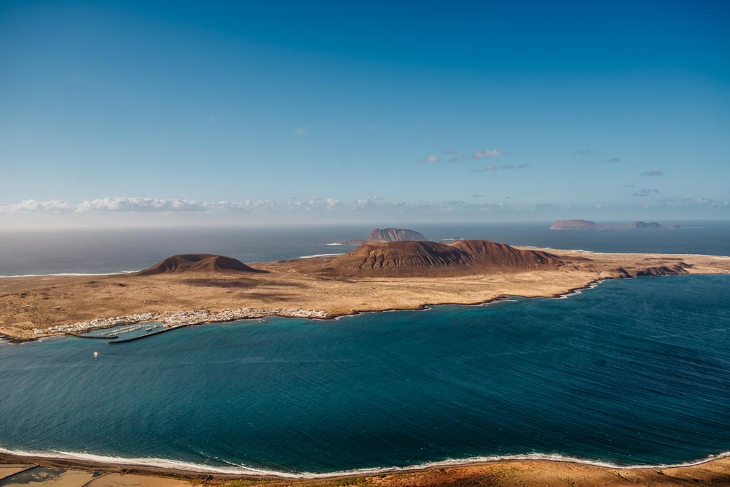 Qué ver en Lanzarote: Vistas desde Lanzarote al Archipiélago Chinijo